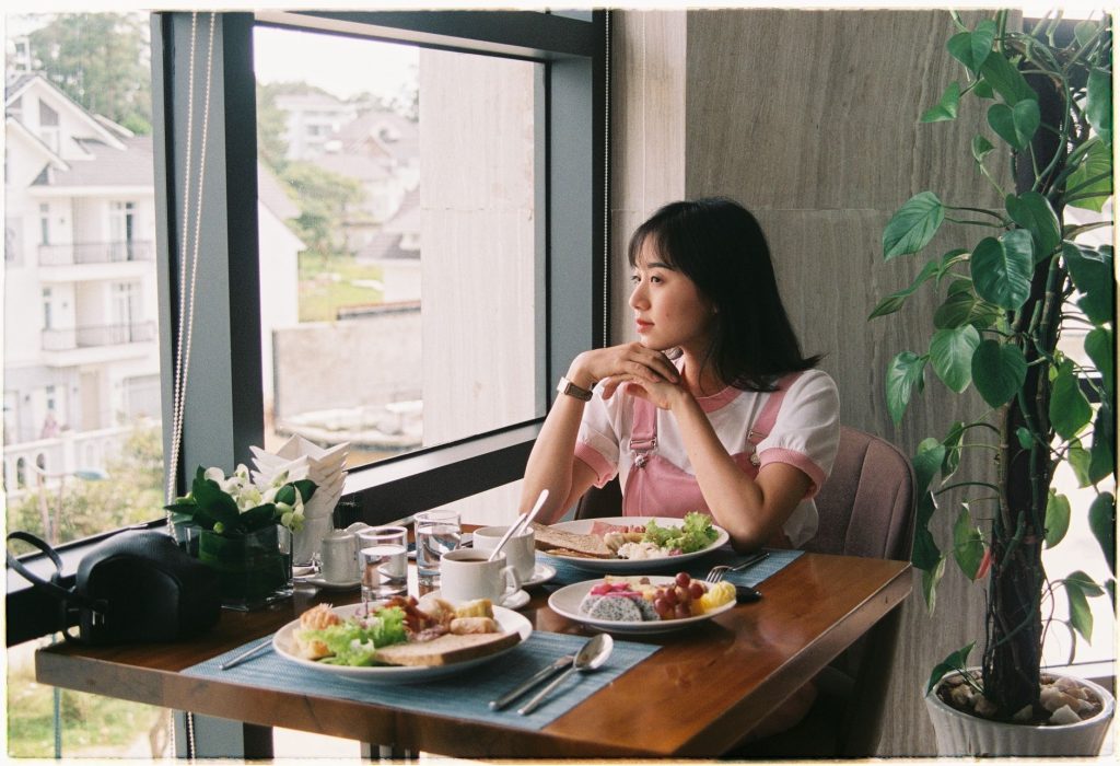 minh họa tổng quan về tiêu dùng xanh và bảo vệ môi trường